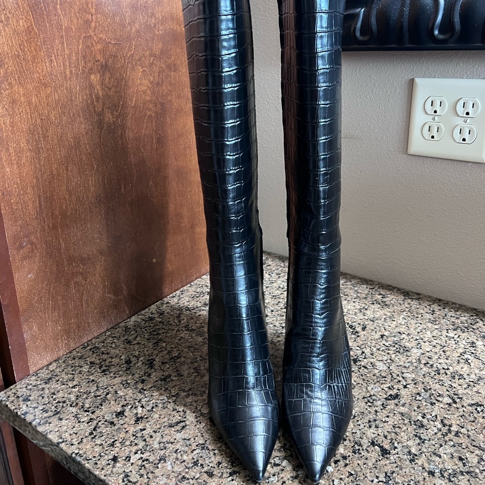 Tony Bianco boots. Black snake pattern.